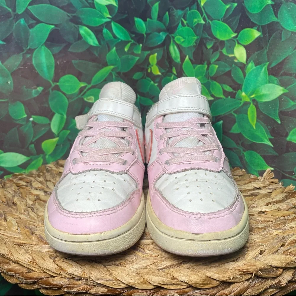 Nike court borough pink white v strap